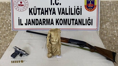 Kütahya'da Roma Dönemi'ne ait olduğu değerlendirilen heykel ele geçirildi