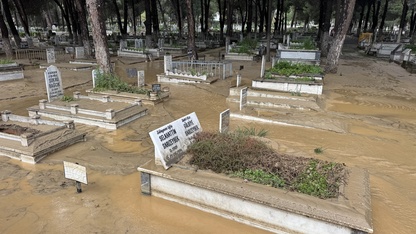 Aydın'da sağanak hayatı olumsuz etkiledi