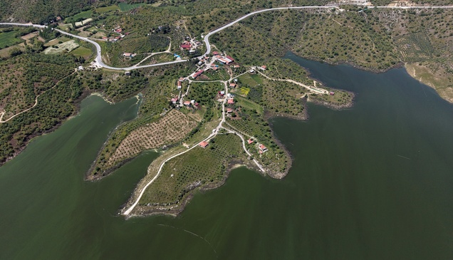 Demirköprü Barajı'nın balıkçıları yeni av sezonuna hazırlanıyor