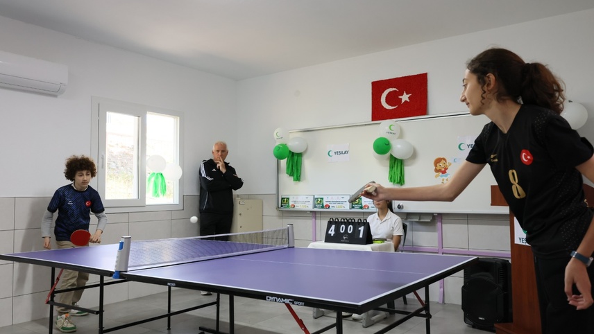 Marmaris'te Yeşilay Masa Tenisi Turnuvaları ikinci gününde devam etti