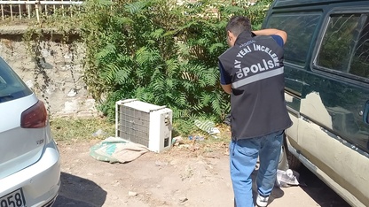 Şehzadeler'de hırsızlık zanlısı çaldığı klimayı satarken yakalandı