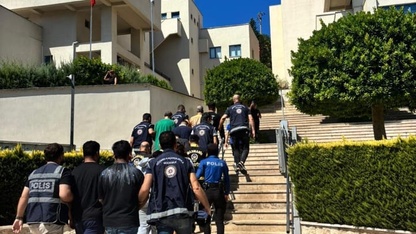 Marmaris'te göçmen kaçakçılığı operasyonunda 10 şüpheli tutuklandı