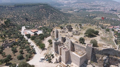 Beçin Antik Kenti'ndeki kazılarda ok uçları bulundu