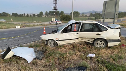 Afyonkarahisar'da otomobil ile traktör çarpıştı, 4 kişi yaralandı