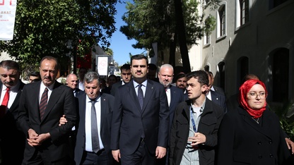 AK Parti Genel Sekreteri İnan, İzmir Kültür Yolu Festivali'ndeki sergileri gezdi: