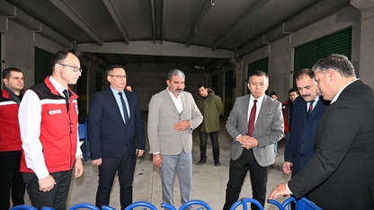 Demirci'de besicilere kilitli yemlik desteği