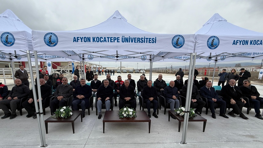Afyonkarahisar'da damızlık manda boğaları yetiştiricilere teslim edildi