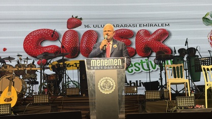 Menemen'de Emiralem Çilek Festivali başladı