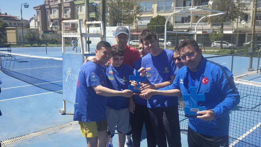 Marmaris'te "Otizm Farkındalık Tenis Turnuvası" düzenlendi