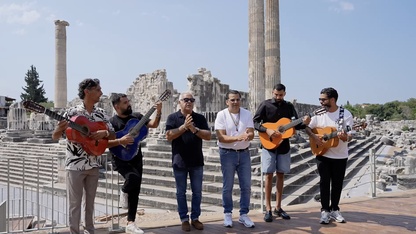 Gipsy Kings by Andre Reyes, Apollon Tapınağı'nda klip çekti