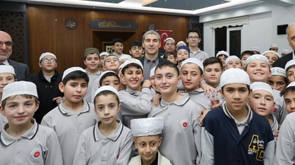 Afyonkarahisar Valisi Aktaş, hafızlık öğrencileriyle iftarda buluştu