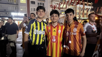 İzmir ve çevre illerde Galatasaray'ın şampiyonluğu kutlanıyor