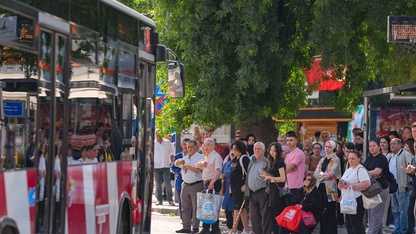 İzmir'de Büyükşehir Belediyesi iştiraklerindeki işçilerin grevi nedeniyle hizmetlerde aksamalar yaşanıyor