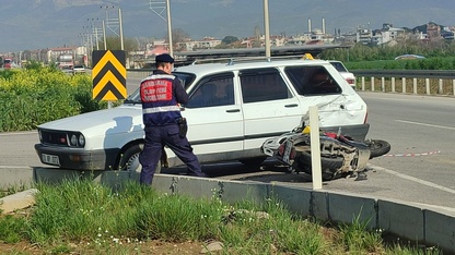 İzmir'de otomobille çarpışan motosikletin sürücüsü öldü