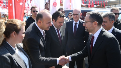 Adalet Bakan Yardımcısı Ayyıldız, Aydın'da "İşyurtları Ürün ve El Sanatları Fuarı"nı ziyaret etti