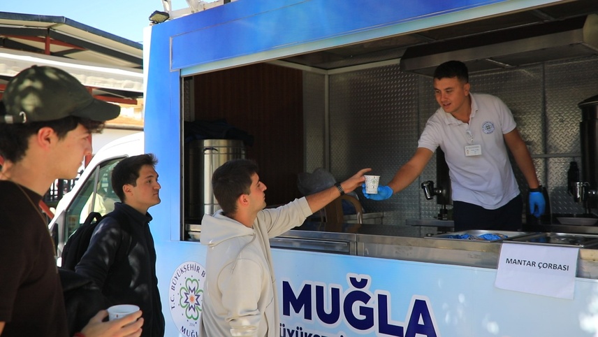 Muğla'da üniversite öğrencilerine haftanın 5 günü ücretsiz çorba ikramı