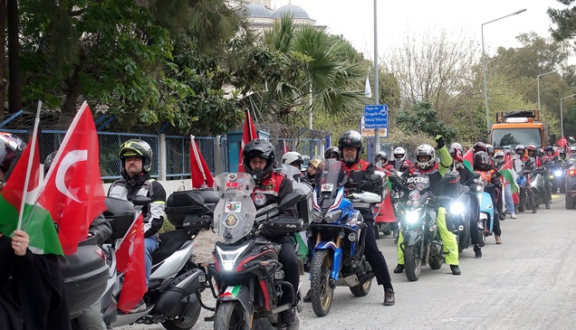 İzmir'de İsrail'in Filistin politikalarına tepki amacıyla araç konvoyu düzenlendi