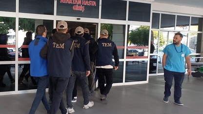 Manisa'da FETÖ operasyonunda yakalanan 3 şüpheli tutuklandı
