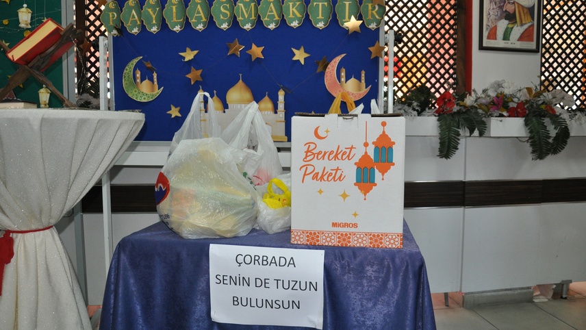 Kütahya’da "zimem defteri" geleneğiyle öğrenciler borçları sildi, erzak dağıttı