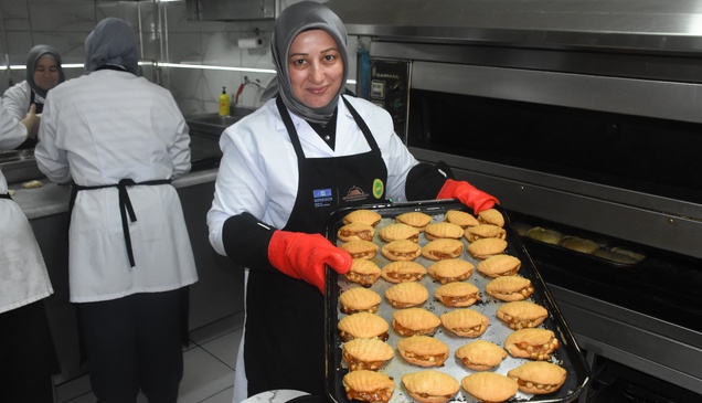 Kadın dayanışmasıyla hamur işi ürünler satılan ikinci iş yerini açtı