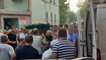İzmir'de şarampole devrilen traktörün sürücüsü son yolculuğuna uğurlandı