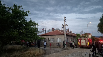 Başmakçı'da bir evde çıkan yangın söndürüldü