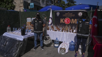 İzmir merkezli sahte içki operasyonunda yakalanan 6 şüpheli tutuklandı