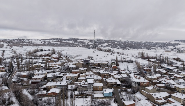 Afyonkarahisar'da kar etkili oluyor