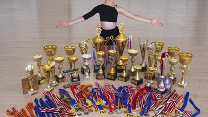 Dansta dünya birincisi Lena, 11 yaşına 100'den fazla kupa ve madalya sığdırdı