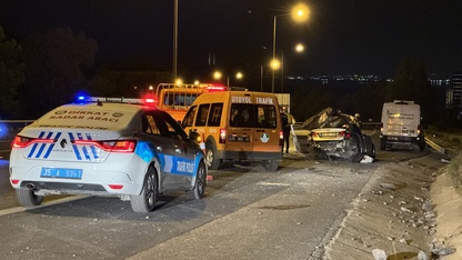 İzmir'de takla atan otomobilin sürücüsü hayatı kaybetti