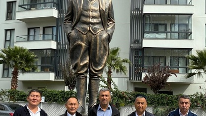İzmir'de "Türk dünyasında dil birliği" konulu konferans 