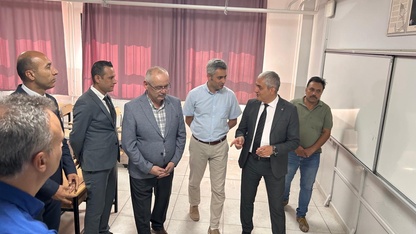 Ödemiş'te yükümlü ve hükümlüler okulların tadilatını yapıyor