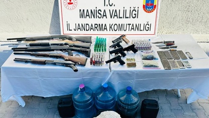 Manisa'da silah kaçakçılığı operasyonunda 10 kişi yakalandı