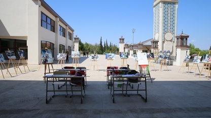 AK Parti Denizli Gençlik Kolları Gazze için "Boş Sıralar" etkinliği düzenledi