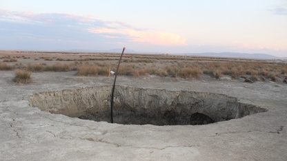 Afyonkarahisar'da 10 metre çapında 4 metre derinliğinde obruk oluştu