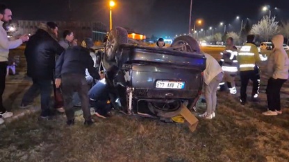 Kütahya'da iki otomobilin çarpıştığı kazada 1 kişi yaralandı