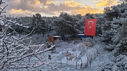 İzmir'in Urla ilçesinde yüksek kesimlere kar yağdı