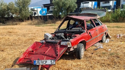 Manisa'da devrilen otomobilin sürücüsü öldü