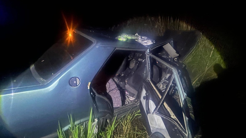 Manisa'da kanala devrilen otomobildeki 2 kişi öldü, 5 kişi yaralandı