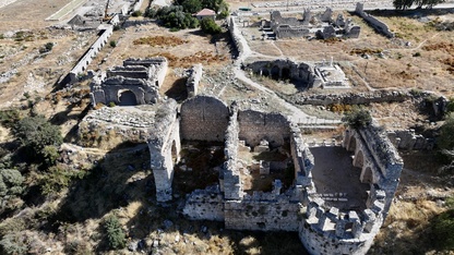 Tlos Antik Kenti'nde stadyum ile çevresindeki dükkanlar restore ediliyor