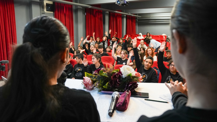 İzmir'de öğrenciler sorunları "Okul Meclisi" ile çözüme kavuşturuyor