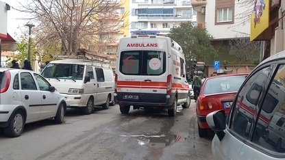 Manisa'da çıkan bıçaklı kavgada 1 kişi yaralandı