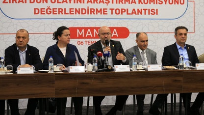 TBMM Zirai Don Olayını Araştırma Komisyonu üyeleri, Manisa'daki üzüm bağlarında incelemelerde bulundu