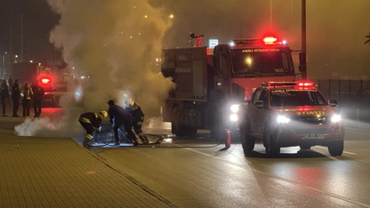 Muğla'da seyir halindeki otomobil alev aldı