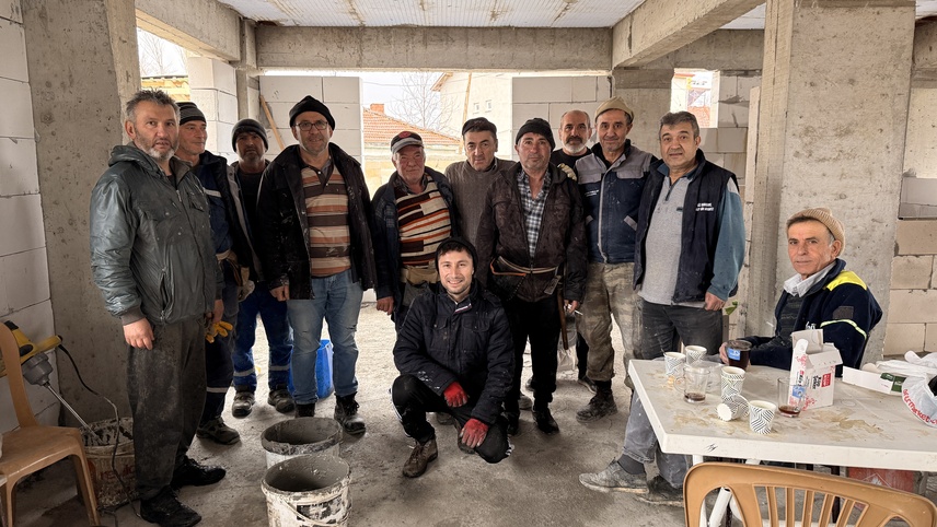 Kütahya'da yanan 2 katlı ev köylülerin desteğiyle yeniden inşa ediliyor