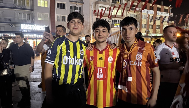 İzmir ve çevre illerde Galatasaray'ın şampiyonluğu kutlanıyor