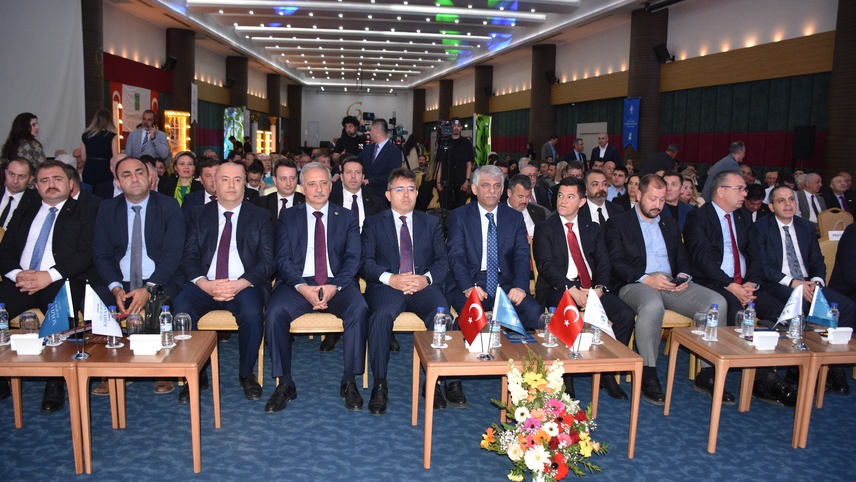 Kültür ve Turizm Bakan Yardımcısı Alpaslan, Marmaris'teki turizm buluşmasında konuştu: 