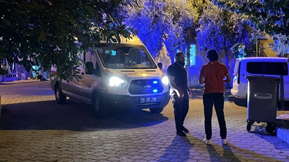 Denizli'de parkta çıkan bıçaklı kavgada 2 kişi yaralandı