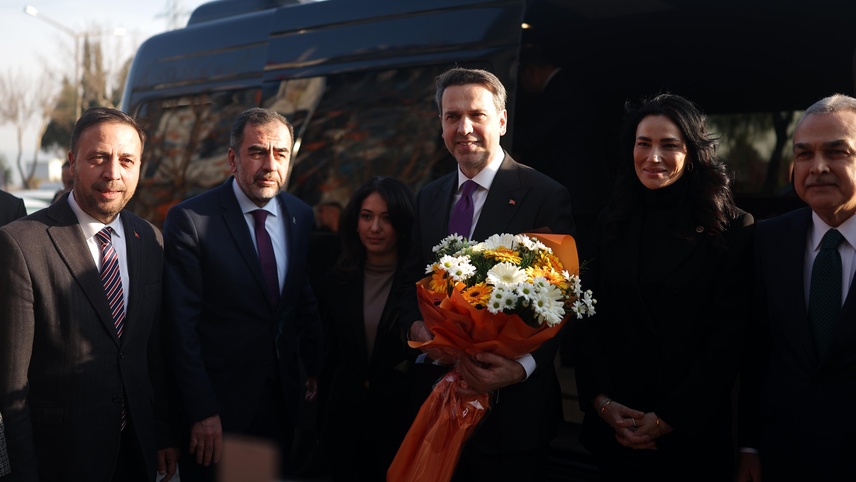 ⁠Enerji ve Tabii Kaynaklar Bakanı Bayraktar, AK Parti Aydın İl Başkanlığı ziyaretinde konuştu: