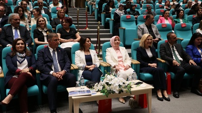 İzmir'de "Kadın Erkek Fırsat Eşitliği Çalıştayı" düzenlendi